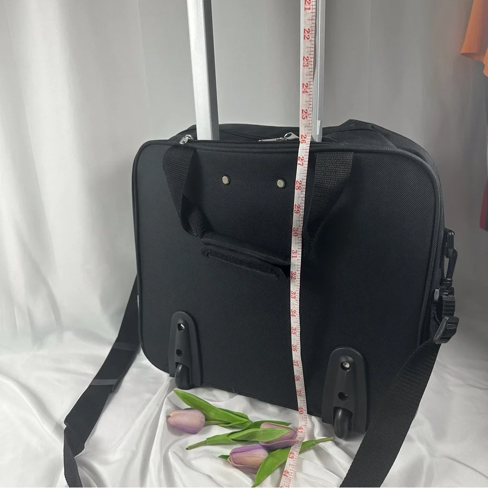 NWT Bella Russo laptop bag Please see the description